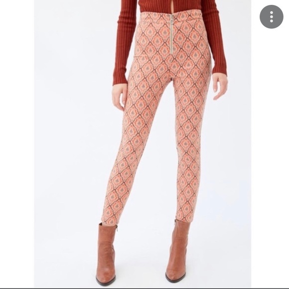 Urban Outfitters Boho Suzie jacquard orange and brown hot pants - Picture 4 of 9